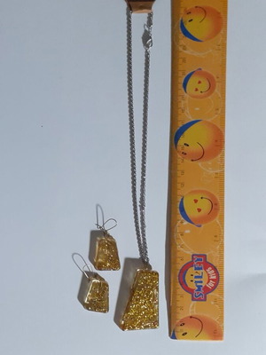 Set of 7 handmade pendant and earring jewelry sets with resin and dried herbs