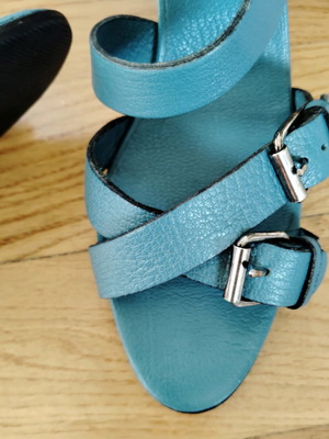 Δερμάτινα πέδιλα Brian Atwood μοντέλο Glenda σαν καινούργιο, μπλε