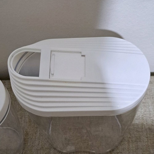 Plastic food containers set of 4 new