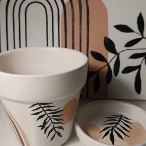 Hand-painted clay flowerpot new with saucer
