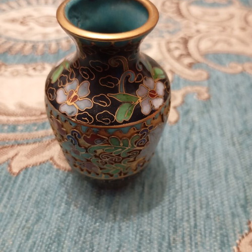 Miniature cloisonné collection like new, 5 pieces including Japanese porcelain