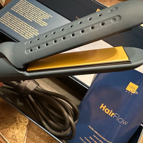 Labor Pro Hair Flow Hair Straightener like new