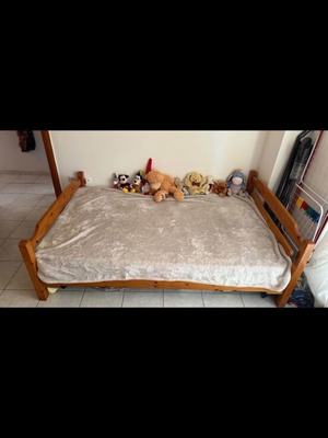 Κρεβάτι εναμισάρι με στρώμα και κομοδίνο μεταχειρισμένο