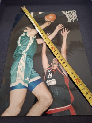 Basketball photo used, 20x30 cm, authentic signature and stamp