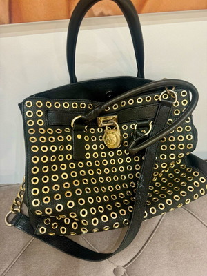 Τσάντα ώμου Michael Kors γνήσια δερμάτινη σαν καινούργια, μαύρη