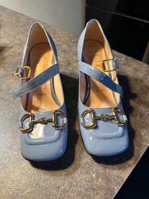 Women's shoe with strap like new, size 36