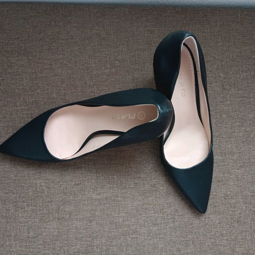 Classic Plato No 38 pumps used, black