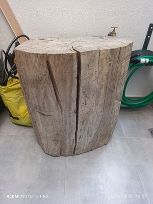 Natural Tree Trunk used, height 66-69 cm, diameter about 60 cm