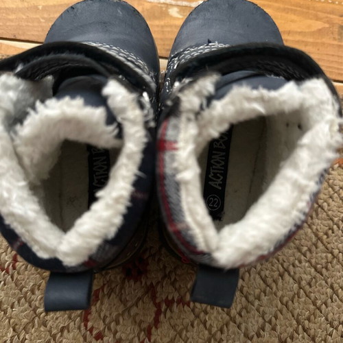 Action Boy baby snow boots no 22 used