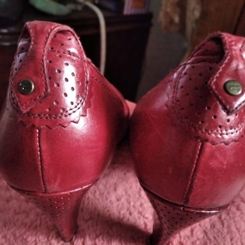 Diesel pumps authentic burgundy red size 40 like new