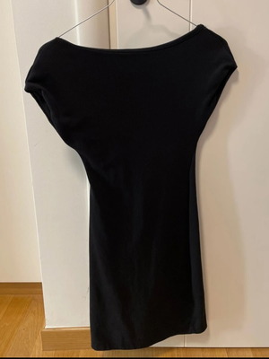 Fitted dress like new, black, back opening, size S