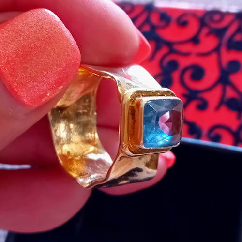 Silver 925 hammered ring with natural aquamarine, new