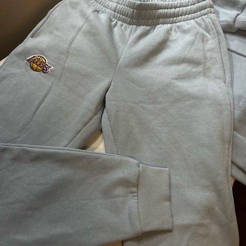 Los Angeles Lakers set like new, small size hoodie and pants