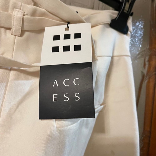 Access fashion pants new, size M, white with tags