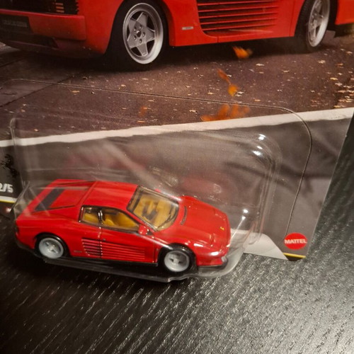 Hot Wheels Premium Ferrari Testarossa diecast car