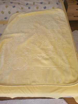 Kentia children's velour blanket like new with embossed design