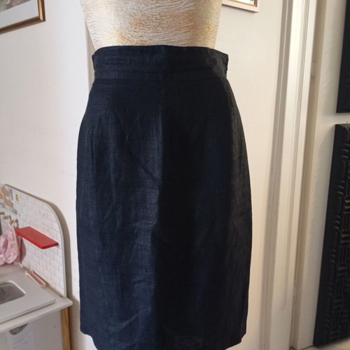 Linen women's skirt black, like new, sizes S/M