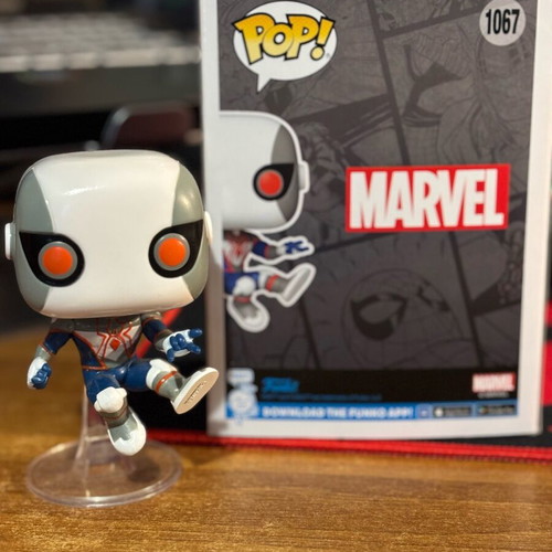 Funko Pop Spider-Man (Bug-Eyes Armor) new Marvel Limited Edition 2022
