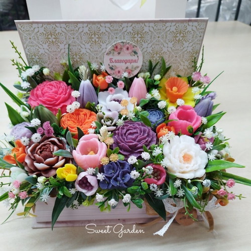 Box book with soap flowers new, fragrant