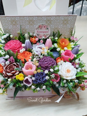 Box book with soap flowers new, fragrant