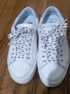 Sneakers Chiara Ferragni 36 σαν καινούργια, άσπρα δερμάτινα με γκλίτερ