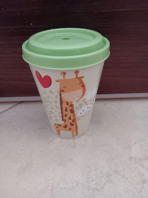 Children's cup like new, missing straw