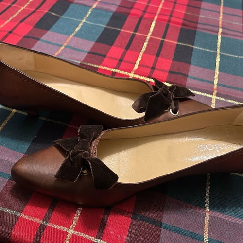 Haralas brown low heel pumps new, size 38.5