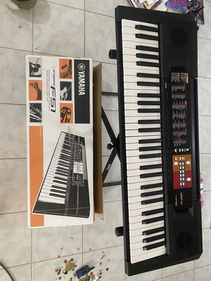Yamaha PSR-F51 portable electric keyboard with 61 keys