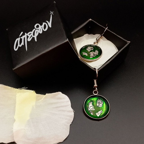 "Emerald Ripple" green and silver earrings with enamel and aluminum foil, Apefthon