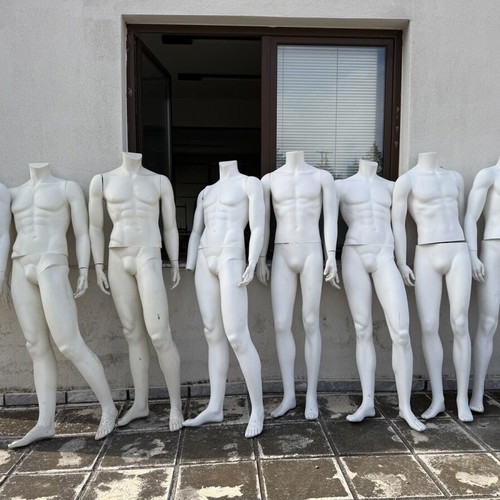 Used male display mannequins, Italian and Spanish