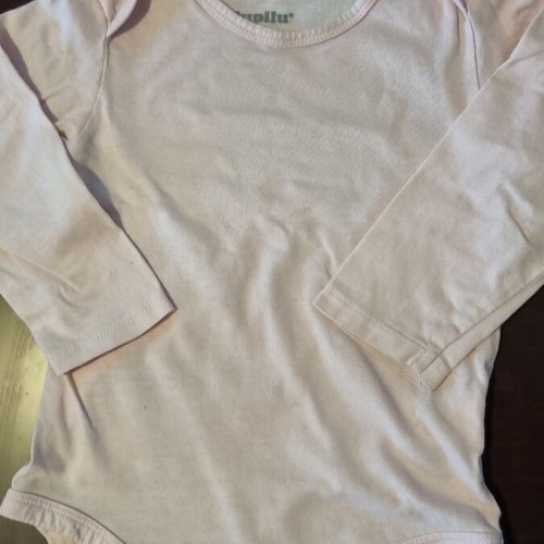 Baby set like new with pink long-sleeve bodysuit and 2 pairs of socks