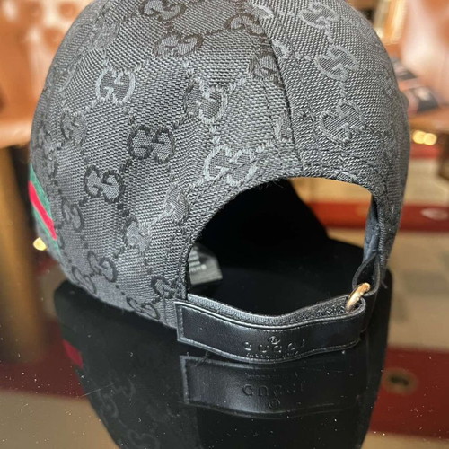 Black all season unisex one size hat
