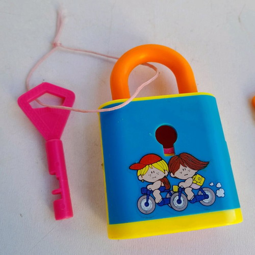 School sharpener lock from the 80s new