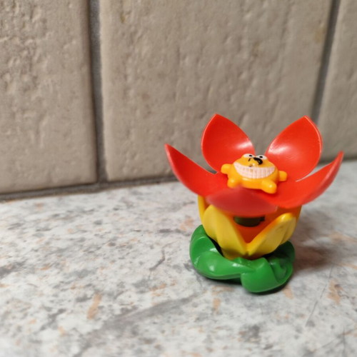 Kinder figure