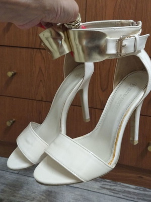 Women's high-heeled sandals used, beige and gold, size 36