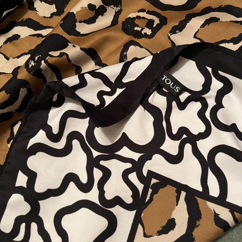 Tous scarf like new, black and brown