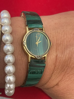 Gemtime women's watch with malachite vintage used, elastic band