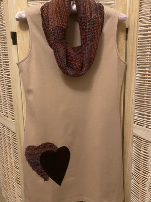 Dress with neck like new, beige, size S