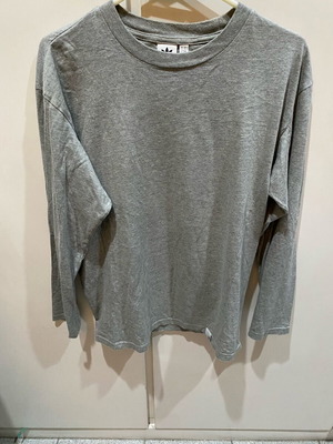 Adidas long sleeve shirt like new, size Small, white and grey