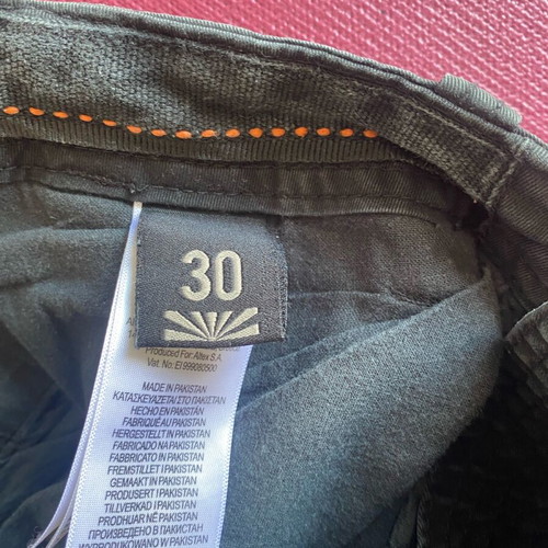Funky Buddha men's cargo pants black like new, size 30