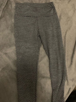 Sports leggings push up like new, size large, black and grey