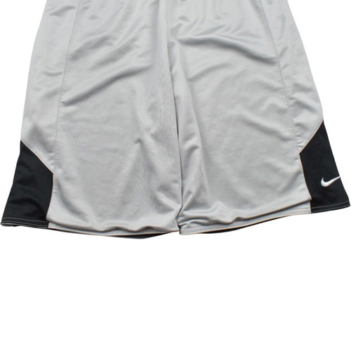 Nike reversible basketball shorts used, size medium