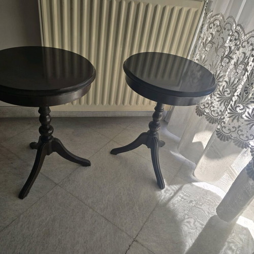 Round living room tables used, set of 2