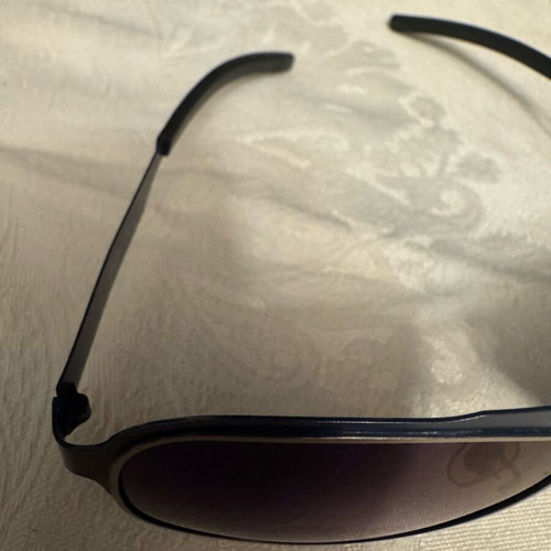 Aviator sunglasses like new with blue mirror and case
