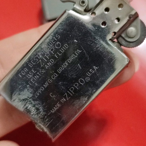 Slim Zippo lighter used, collectible (1989)