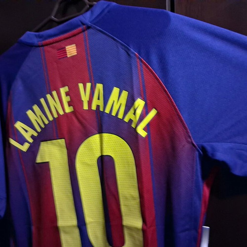 Barcelona Gamal jersey like new, size Large