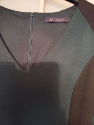 Γυναικείο φόρεμα μεταχειρισμένο Marks & Spencer, ελαστικό, πράσινο-μαύρο, μέγεθος S-M