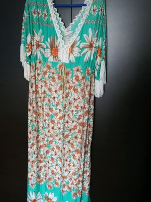 Εμπριμέ βαμβακερό φόρεμα μεταχειρισμένο με V ντεκολτέ και κρόσσια στα μανίκια