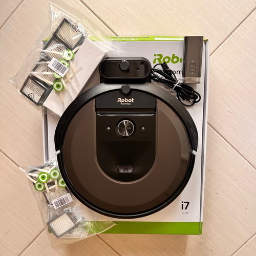 iRobot Roomba i7 robot vacuum like new with Wi-Fi and mapping