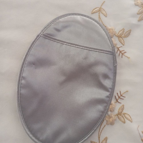 Case for small women's shaver